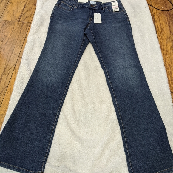Style & Co. Denim - NWT Style & Co. Curvy Modern Boot Size 10 Jeans